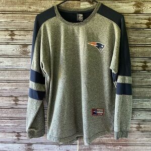 NFL Team Apparel Men's‎ New England Patriots Long-Sleeved Pullover Size M